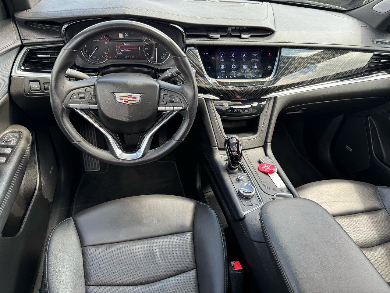 Used 2025 Cadillac XT6 Premium Luxury image 16