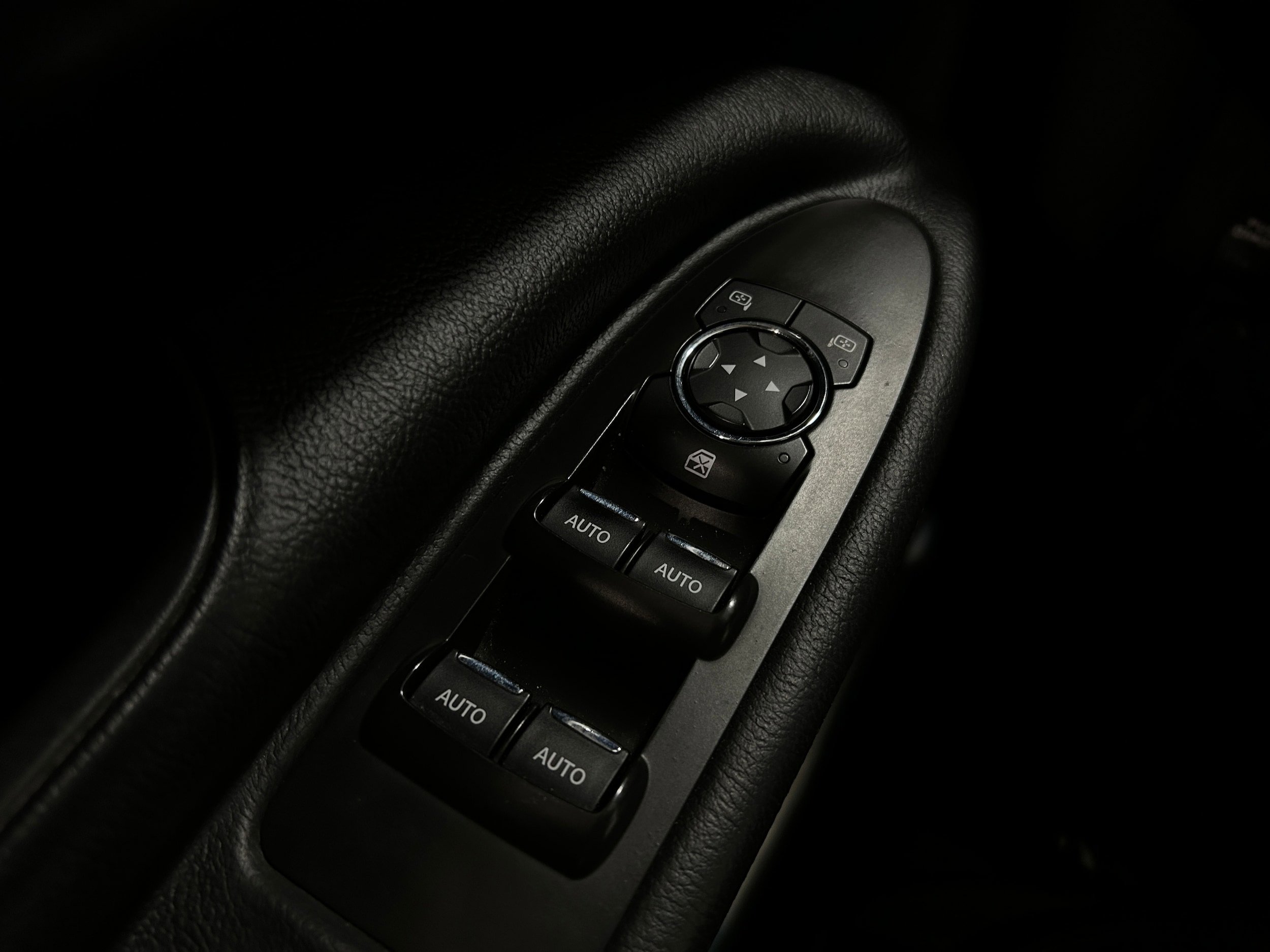 Used 2018 Lincoln MKT AWD image 24