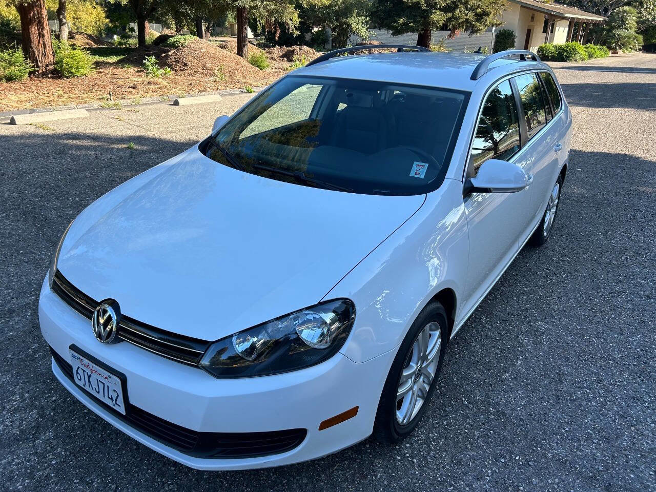 Used 2010 Volkswagen Jetta TDI FWD image 4