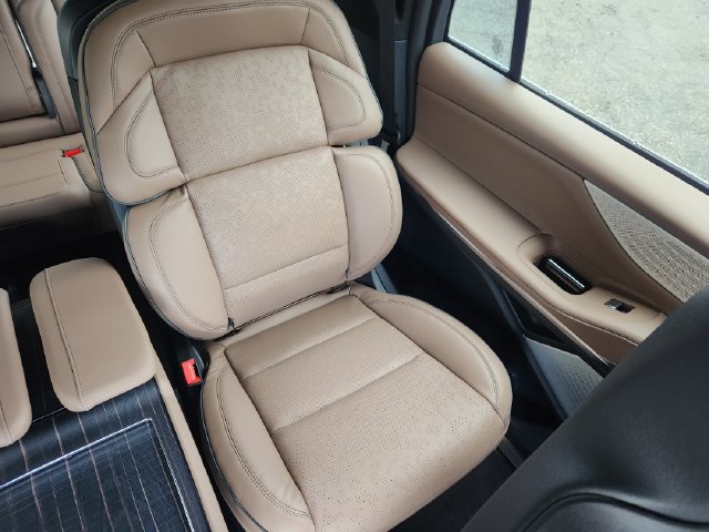New 2026 Lincoln Navigator L Black Label AWD/4WD image 15