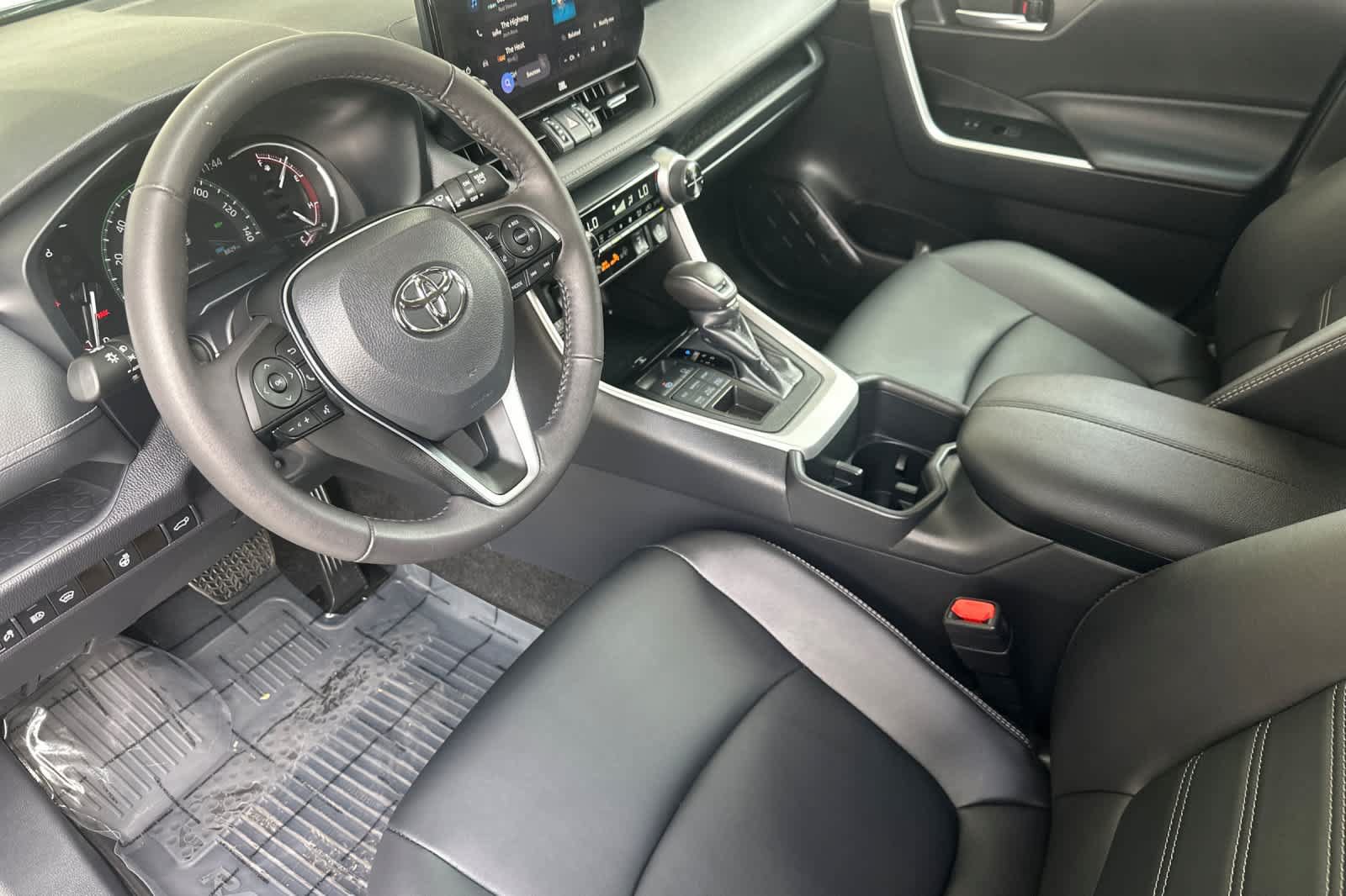 Used 2025 Toyota RAV4 XLE Premium w/ Weather Package AWD/4WD image 11