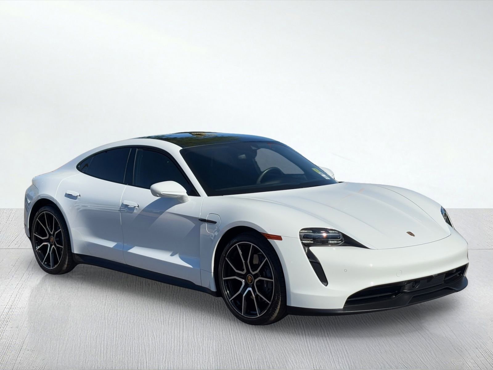 Used 2023 Porsche Taycan image 7