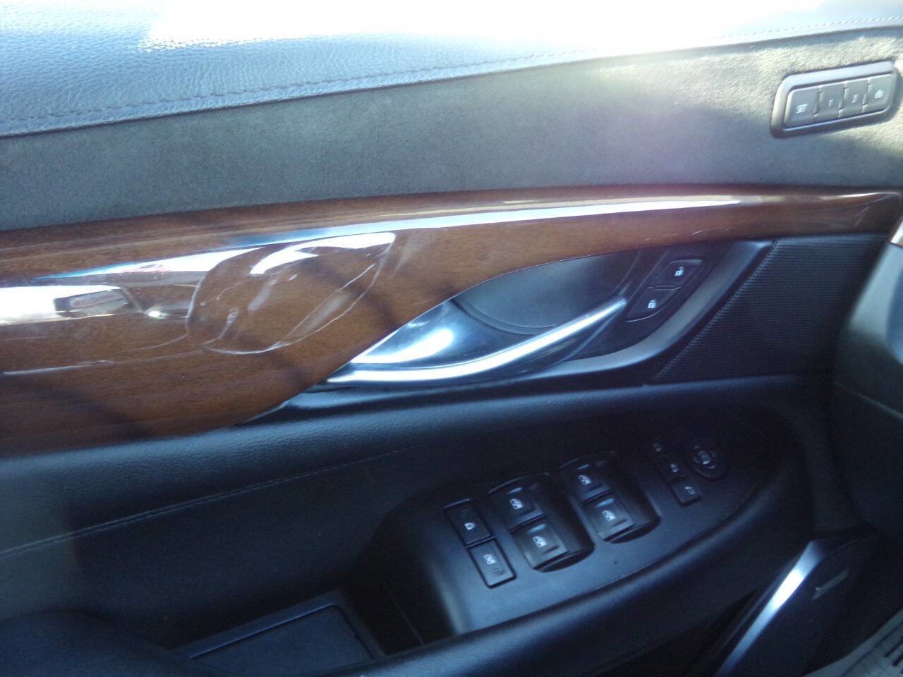 Used 2019 Cadillac Escalade ESV Luxury image 96