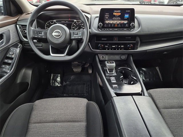 Used 2023 Nissan Rogue SV image 23