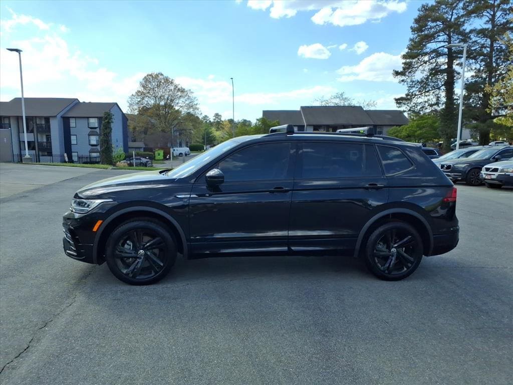 Used 2024 Volkswagen Tiguan SE R-Line FWD image 8
