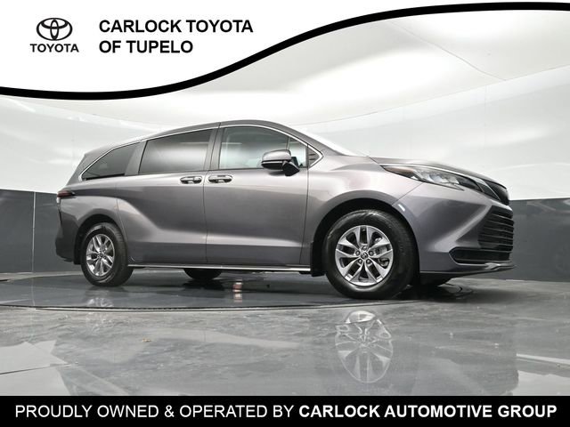 Used 2022 Toyota Sienna LE FWD image 42