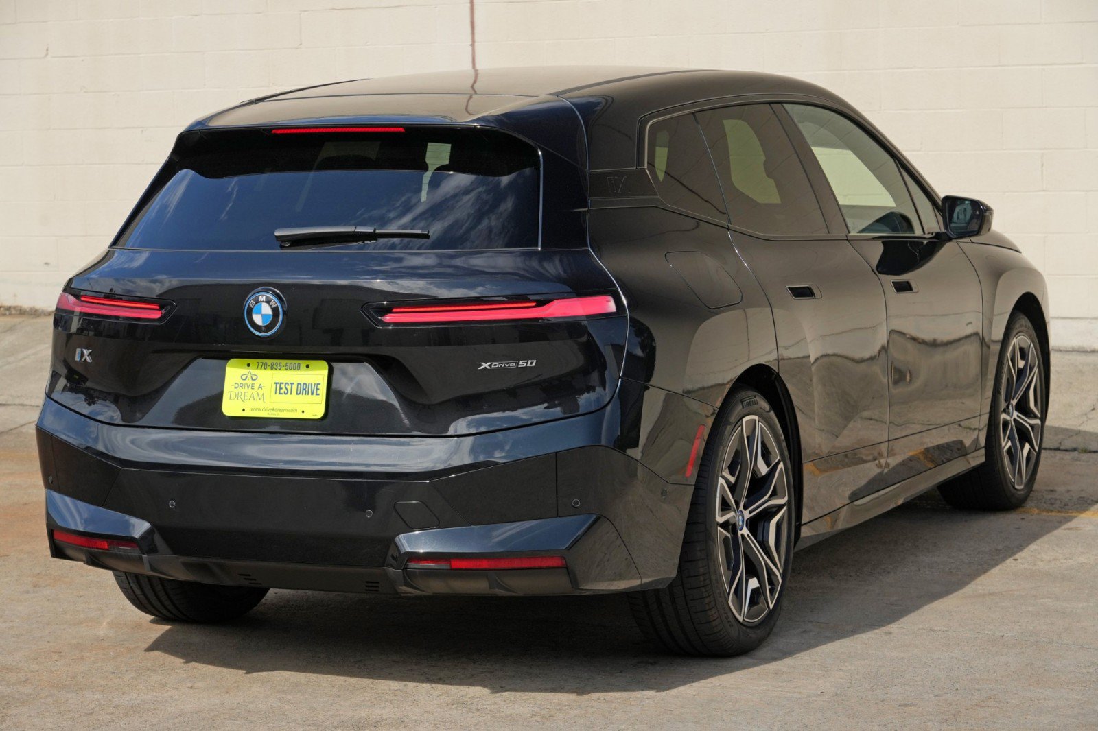 Used 2022 BMW iX xDrive50 w/ Sport Package AWD/4WD image 55