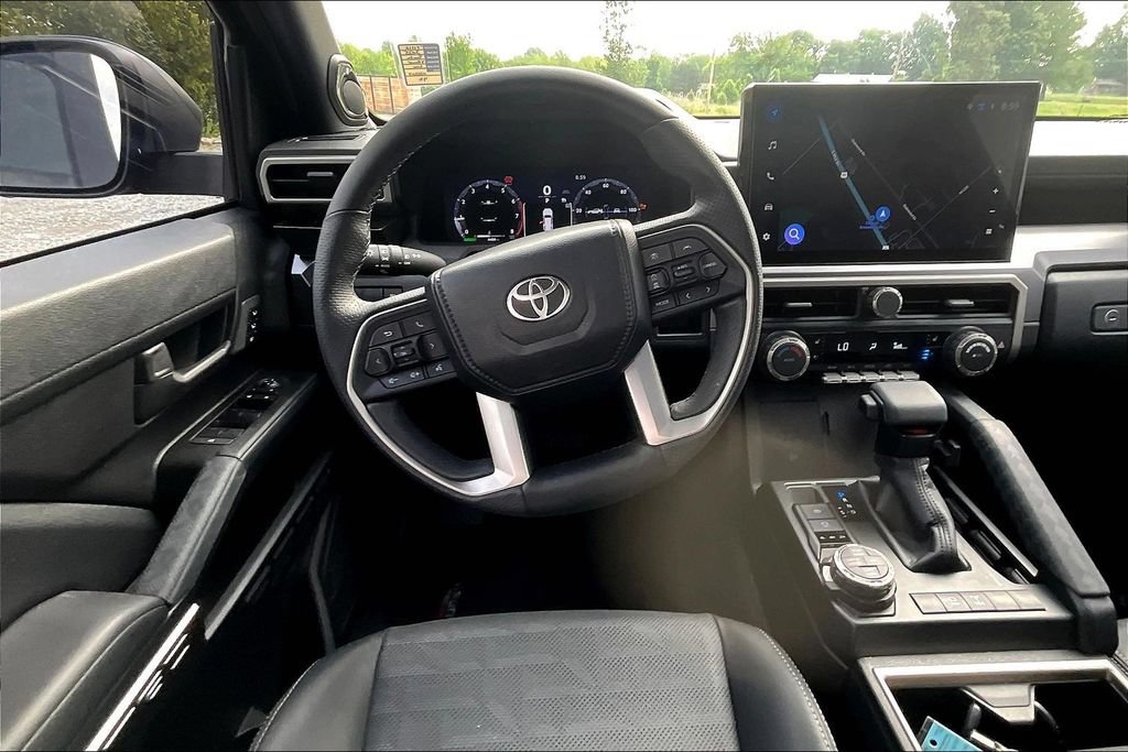 Used 2025 Toyota 4Runner TRD Off-Road Premium AWD/4WD image 3