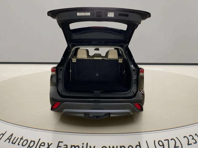 Used 2024 Toyota Highlander Limited AWD/4WD image 93