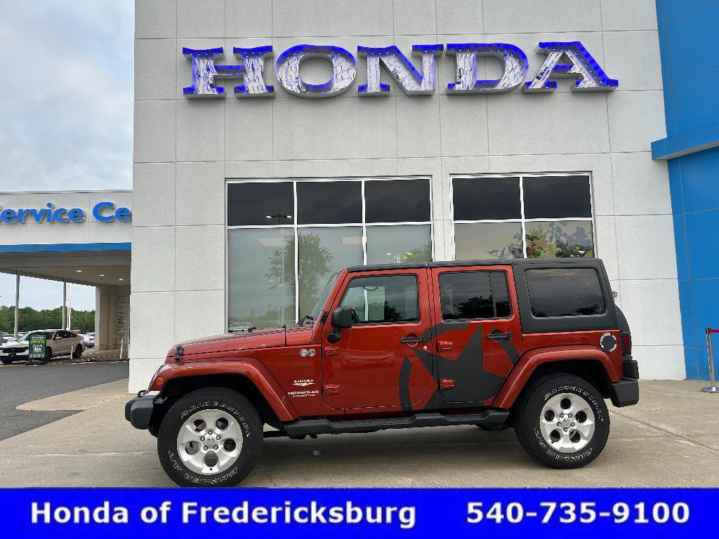 Used 2014 Jeep Wrangler Unlimited Sahara w/ Connectivity Group AWD/4WD image 1
