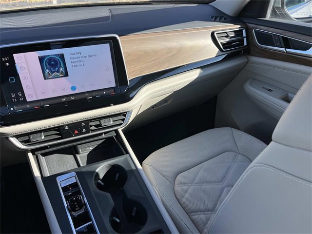 Used 2024 Volkswagen Atlas SE image 14