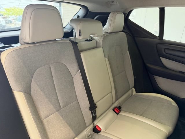 Used 2020 Volvo XC40 T5 Momentum AWD/4WD image 16