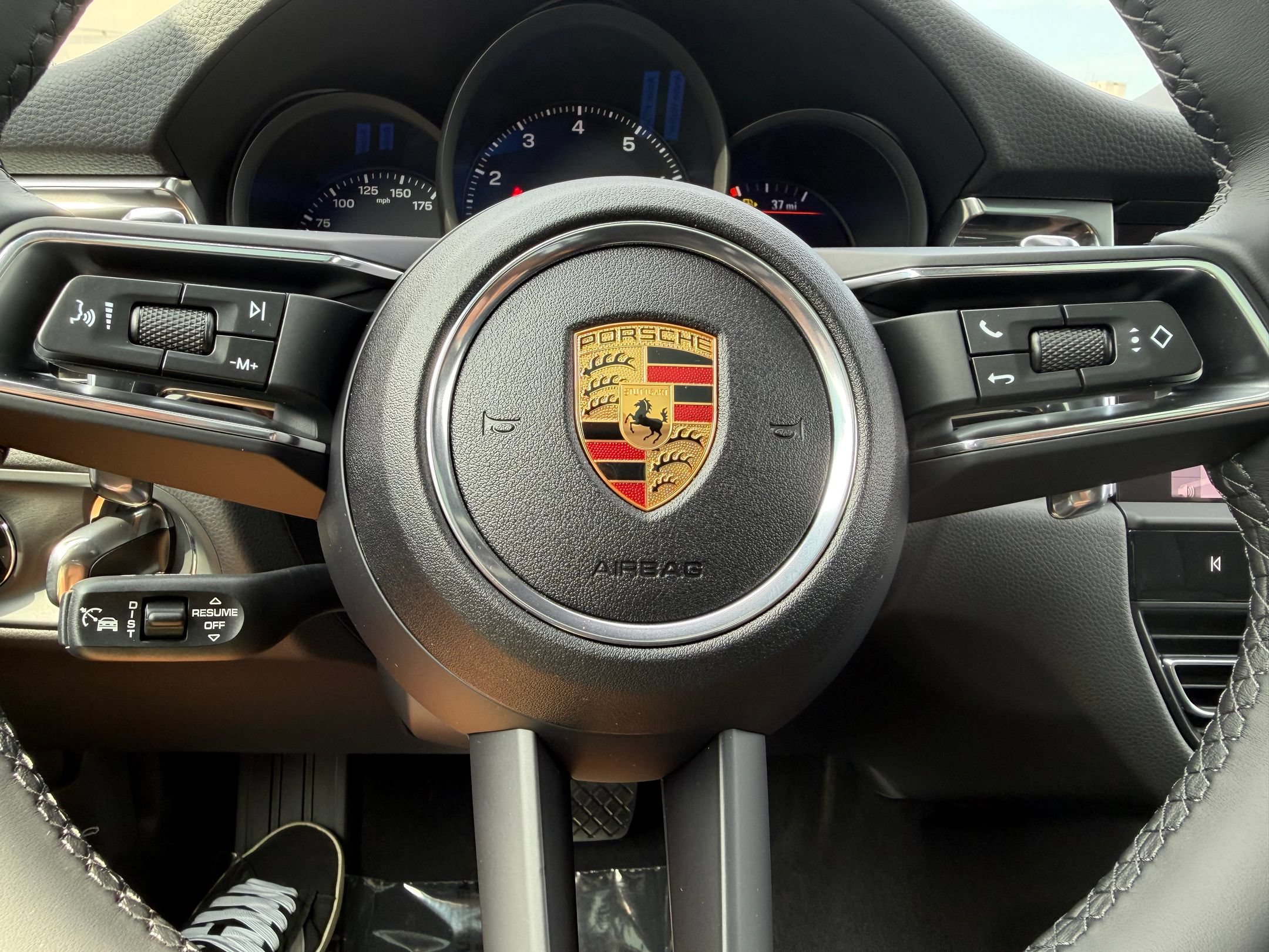 Used 2026 Porsche Macan AWD/4WD image 11