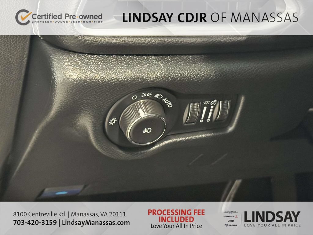 Certified 2025 Chrysler Pacifica Limited FWD image 28