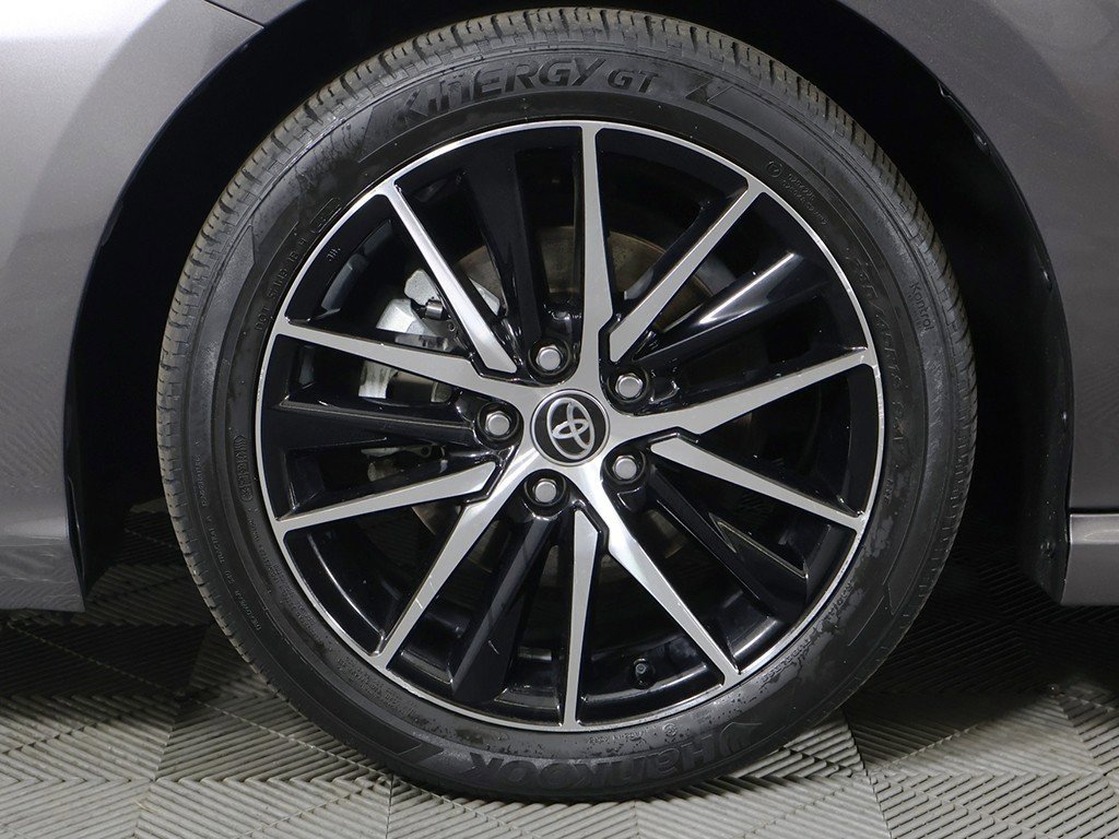 Used 2023 Toyota Camry SE image 18