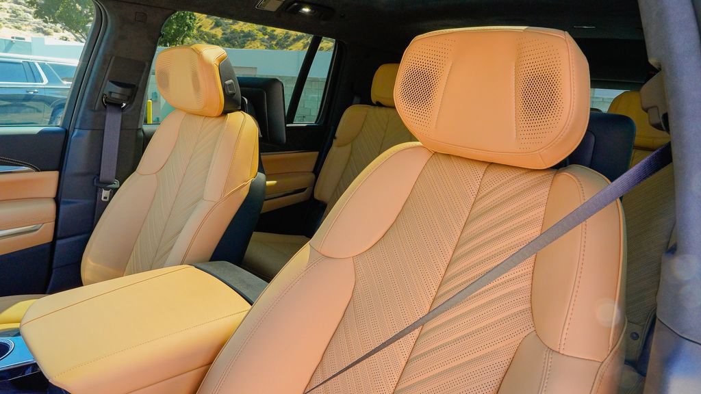 New 2026 Cadillac Escalade IQL Sport 2 w/ LPO, Floor Liner Package AWD/4WD image 14