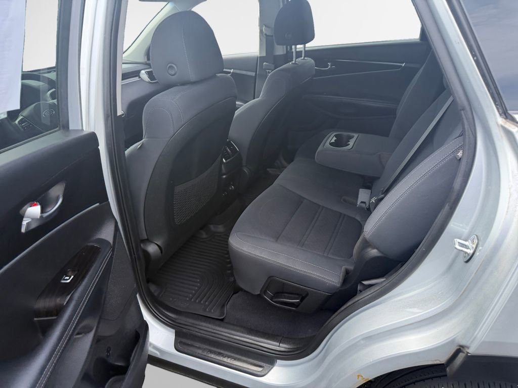 Used 2019 Kia Sorento LX image 24