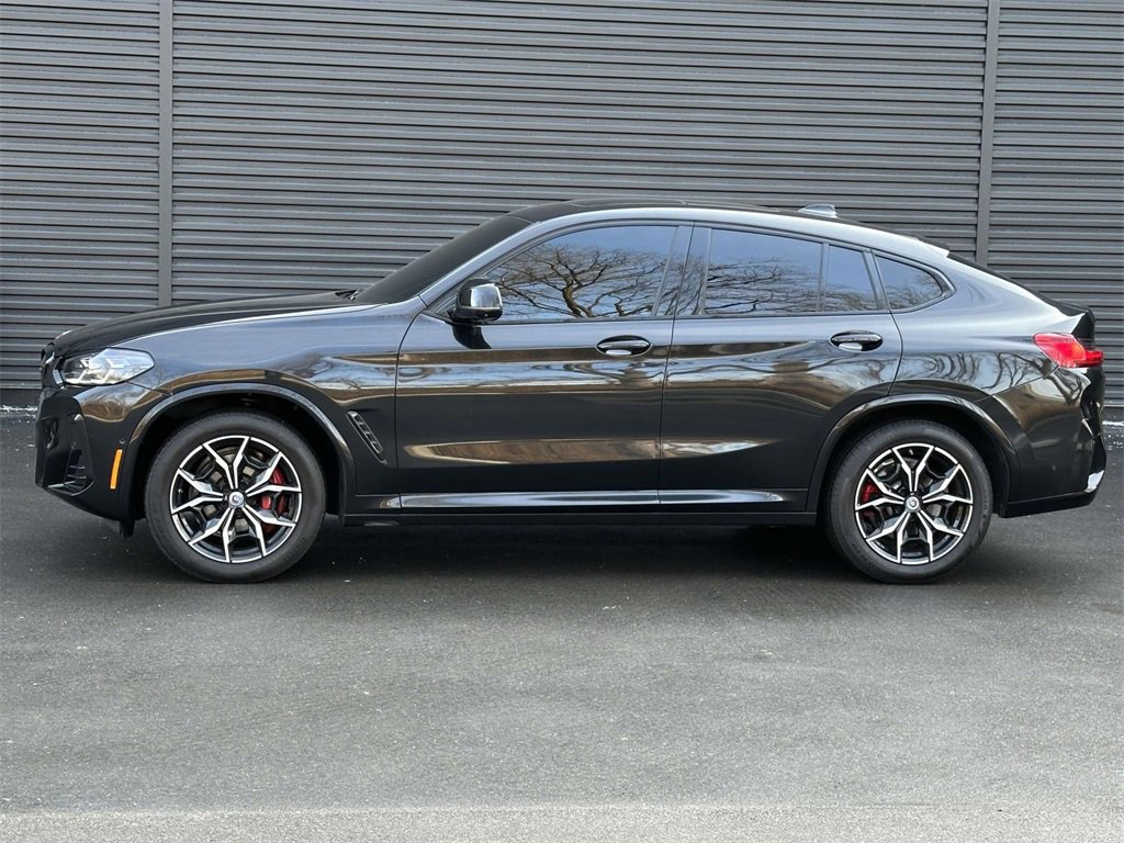 Used 2023 BMW X4 M40i w/ Premium Package image 2