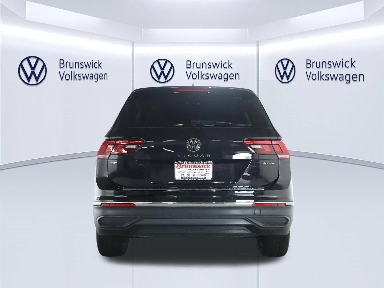 Certified 2023 Volkswagen Tiguan SE AWD/4WD image 42