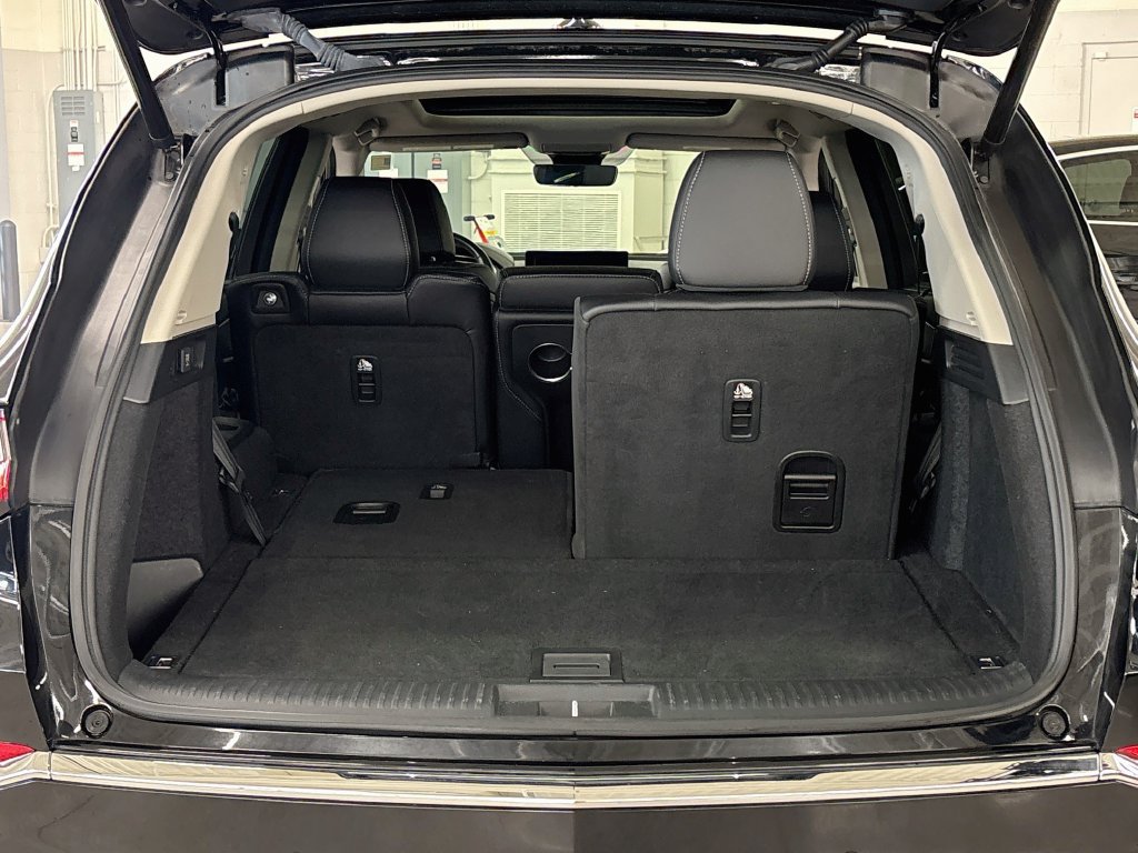 Used 2024 Acura MDX w/ Technology Package FWD image 25
