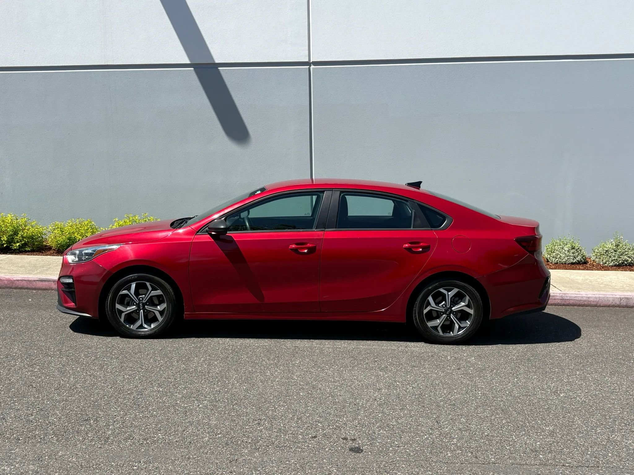 Used 2021 Kia Forte LXS FWD image 3