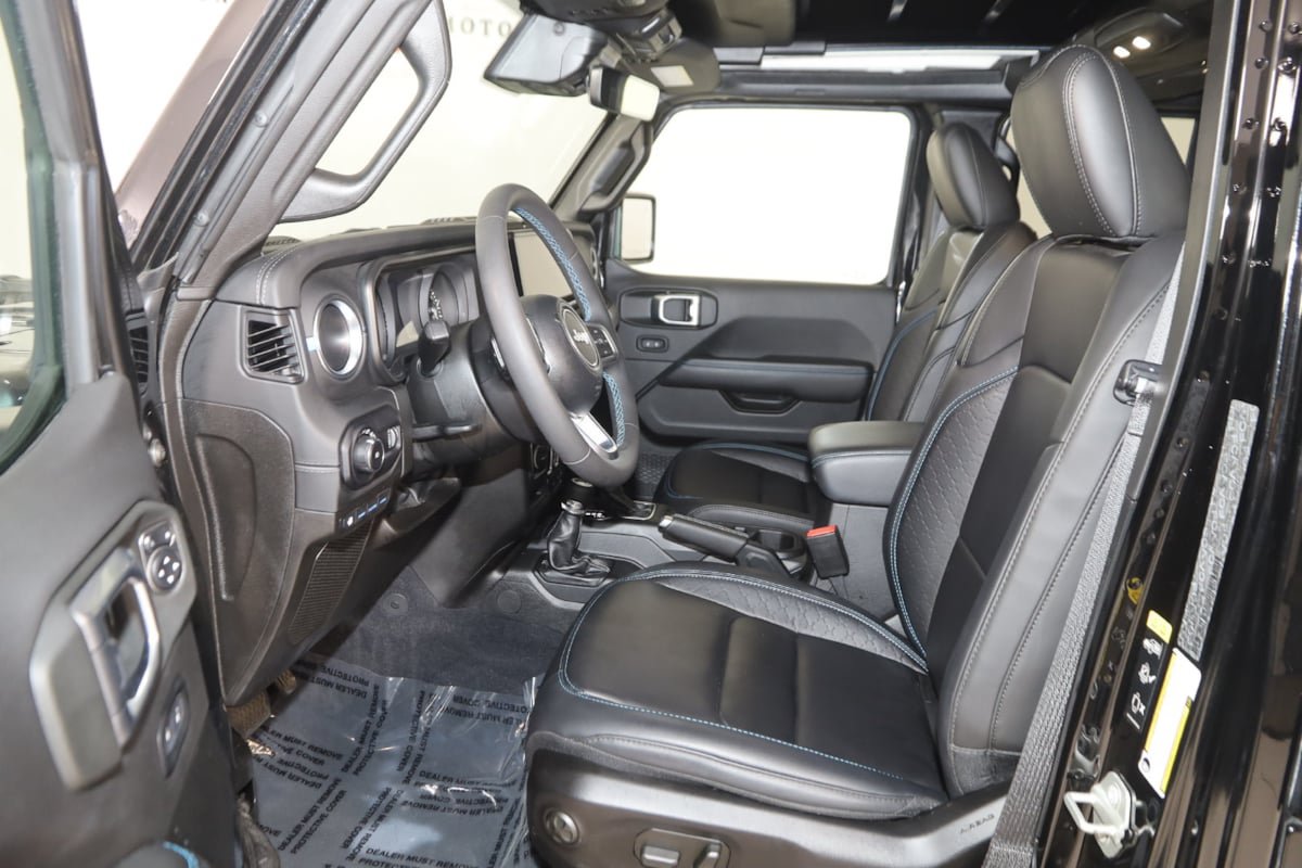 Used 2024 Jeep Wrangler High Altitude AWD/4WD image 13