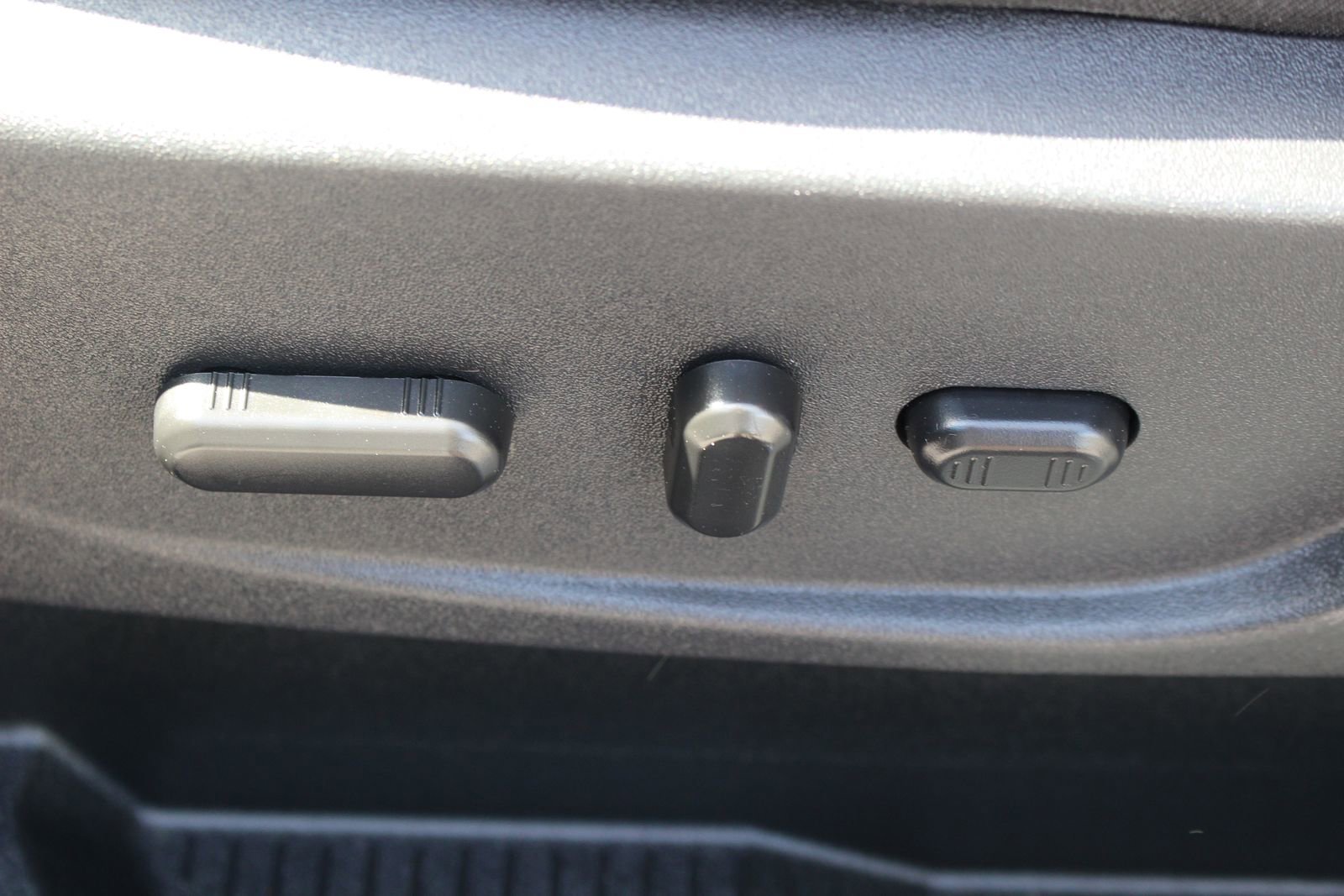 Used 2017 Ford Escape Titanium w/ Equipment Group 301A image 17