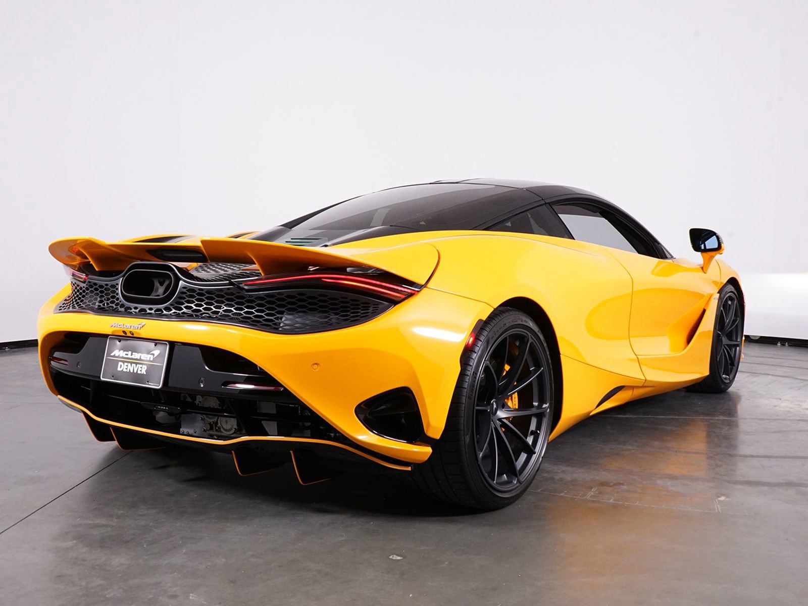 Used 2024 McLaren 750S image 26