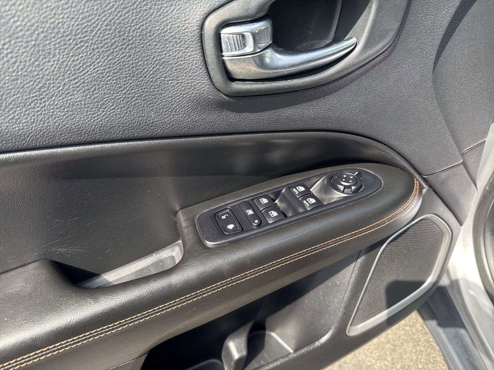 Used 2019 Jeep Compass Limited AWD/4WD image 19