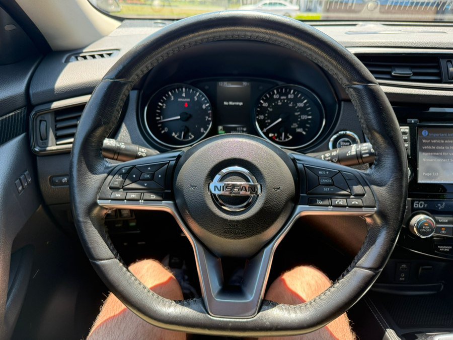 Used 2017 Nissan Rogue SL w/ SL Premium Package AWD/4WD image 13
