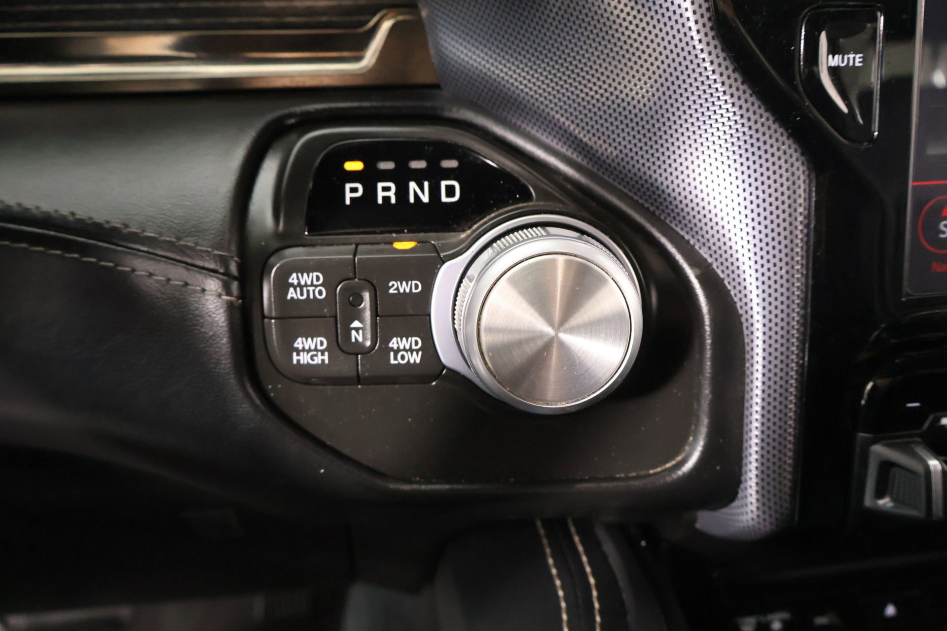 Used 2019 RAM 1500 Limited w/ Advanced Safety Group AWD/4WD image 9