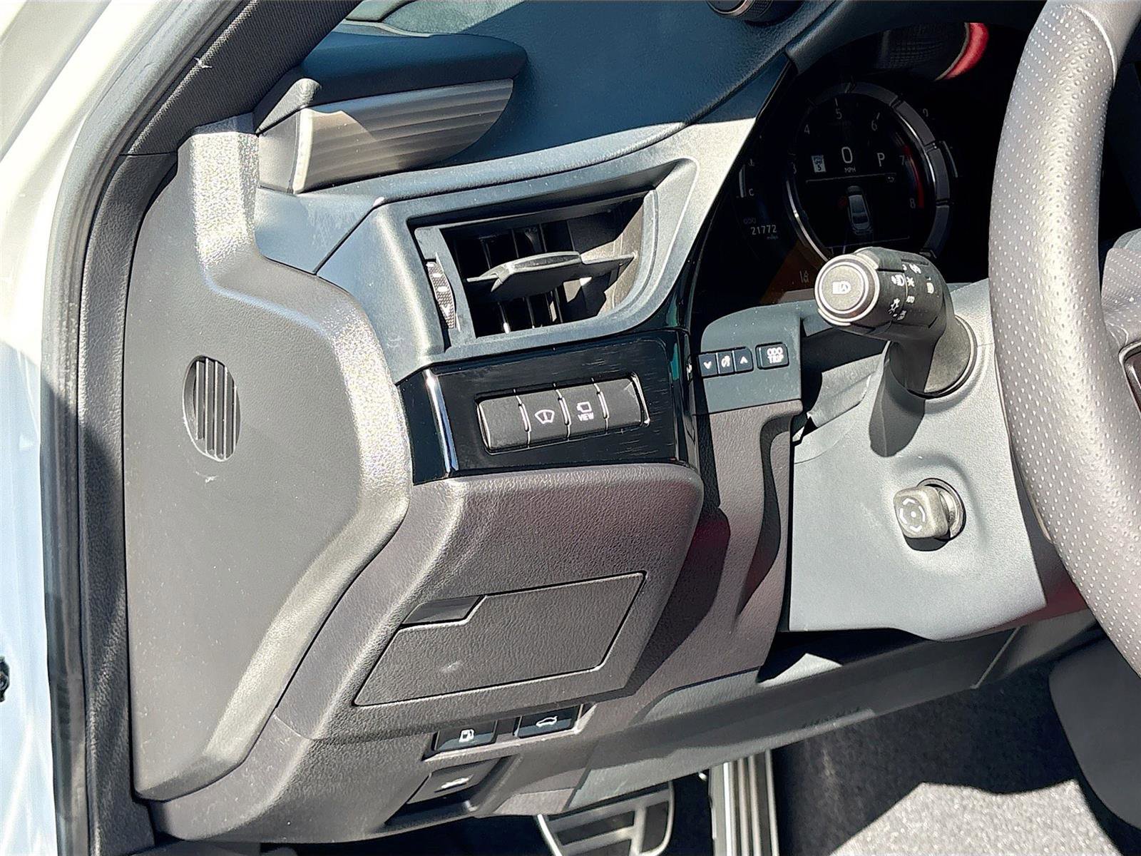 Used 2025 Lexus ES 350 F Sport image 11