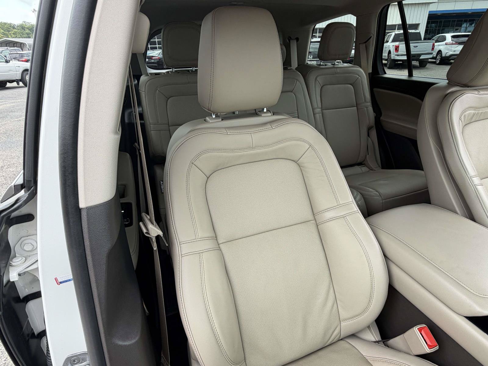 Used 2023 Lincoln Aviator Reserve w/ Elements Package Plus RWD image 29