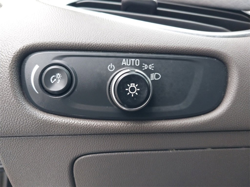 Used 2020 Chevrolet Malibu LT image 18