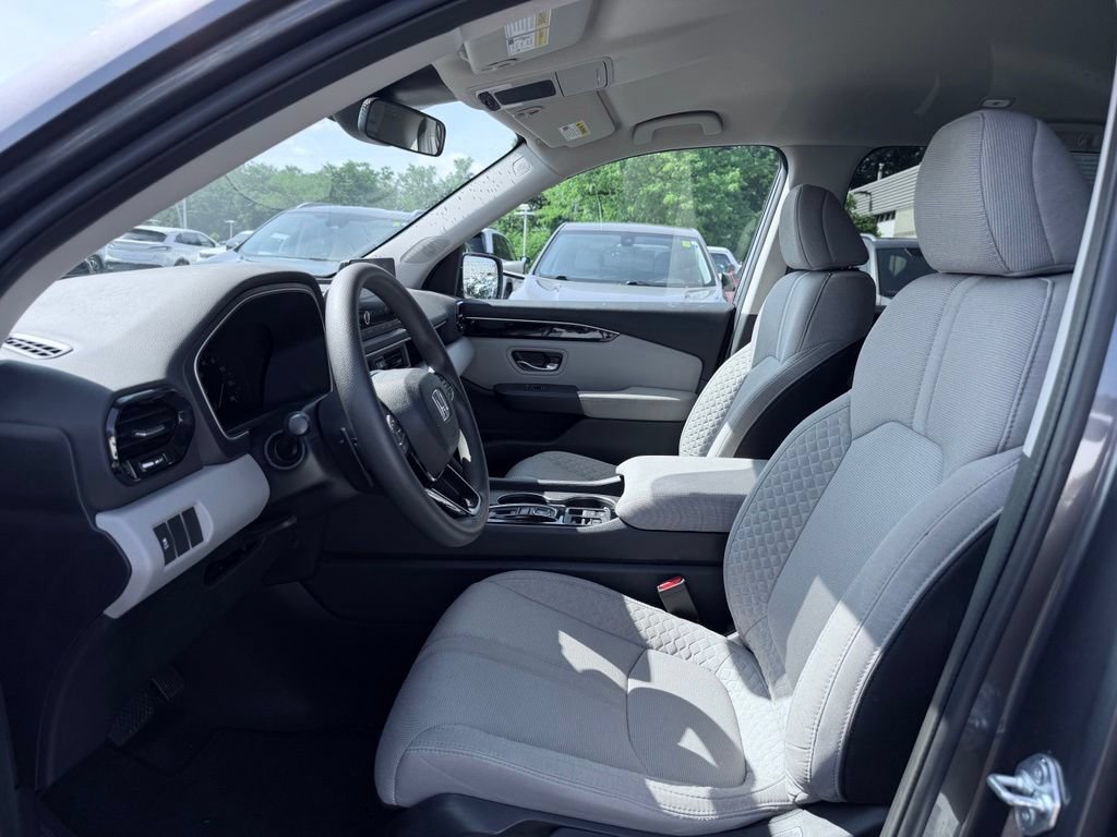 Used 2023 Honda Pilot LX image 15