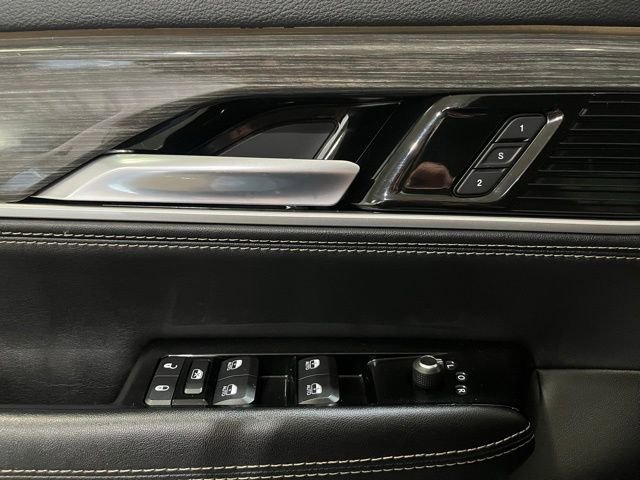 Used 2022 Jeep Wagoneer Series II AWD/4WD image 14