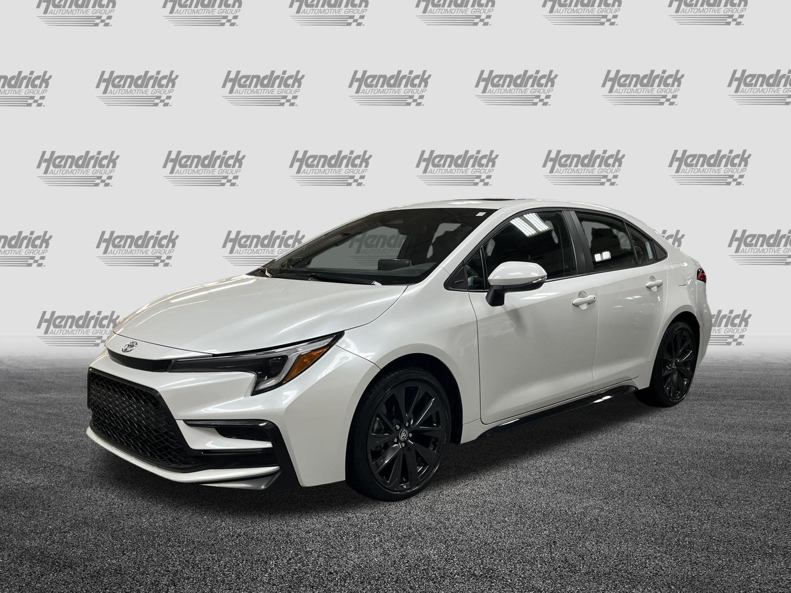 Used 2023 Toyota Corolla SE w/ SE Premium Package FWD image 5
