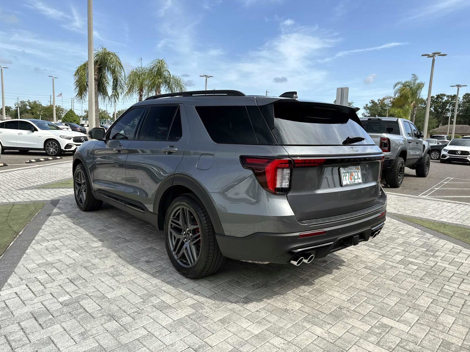 Used 2025 Ford Explorer ST w/ Sun And Sound Package AWD/4WD image 5