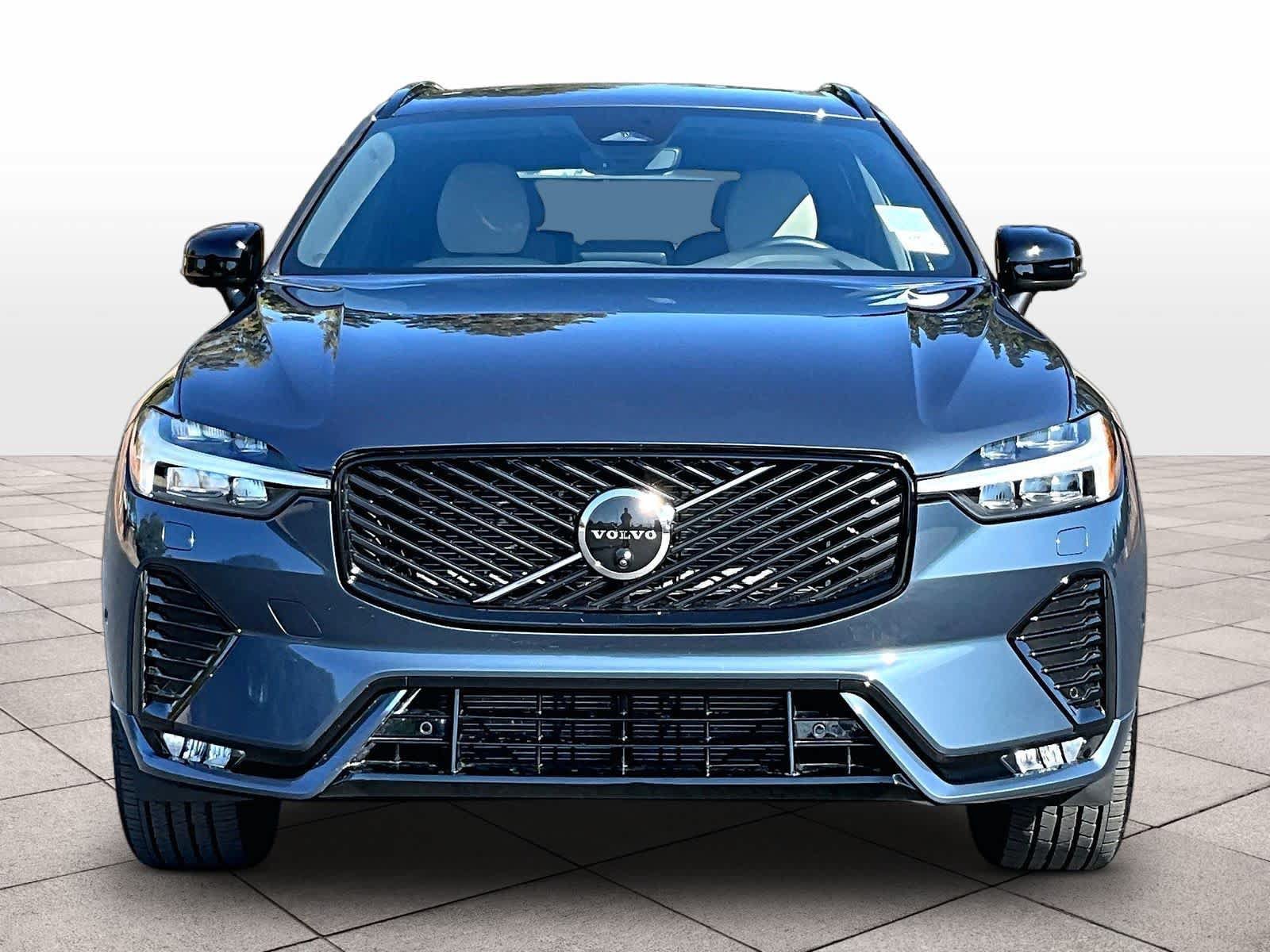 Used 2026 Volvo XC60 B5 Plus w/ Protection Package Premier AWD/4WD image 3