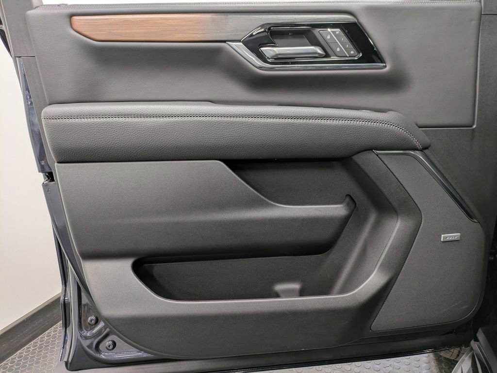 Used 2026 GMC Yukon XL Denali AWD/4WD image 8