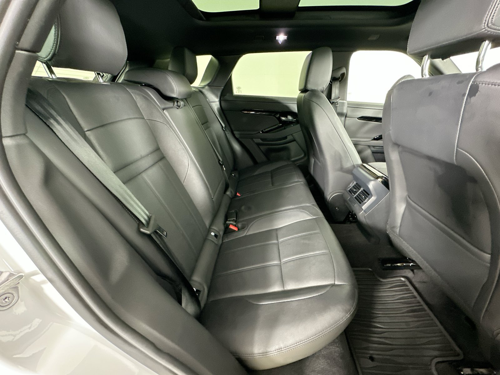 Used 2026 Land Rover Range Rover Evoque S AWD/4WD image 40