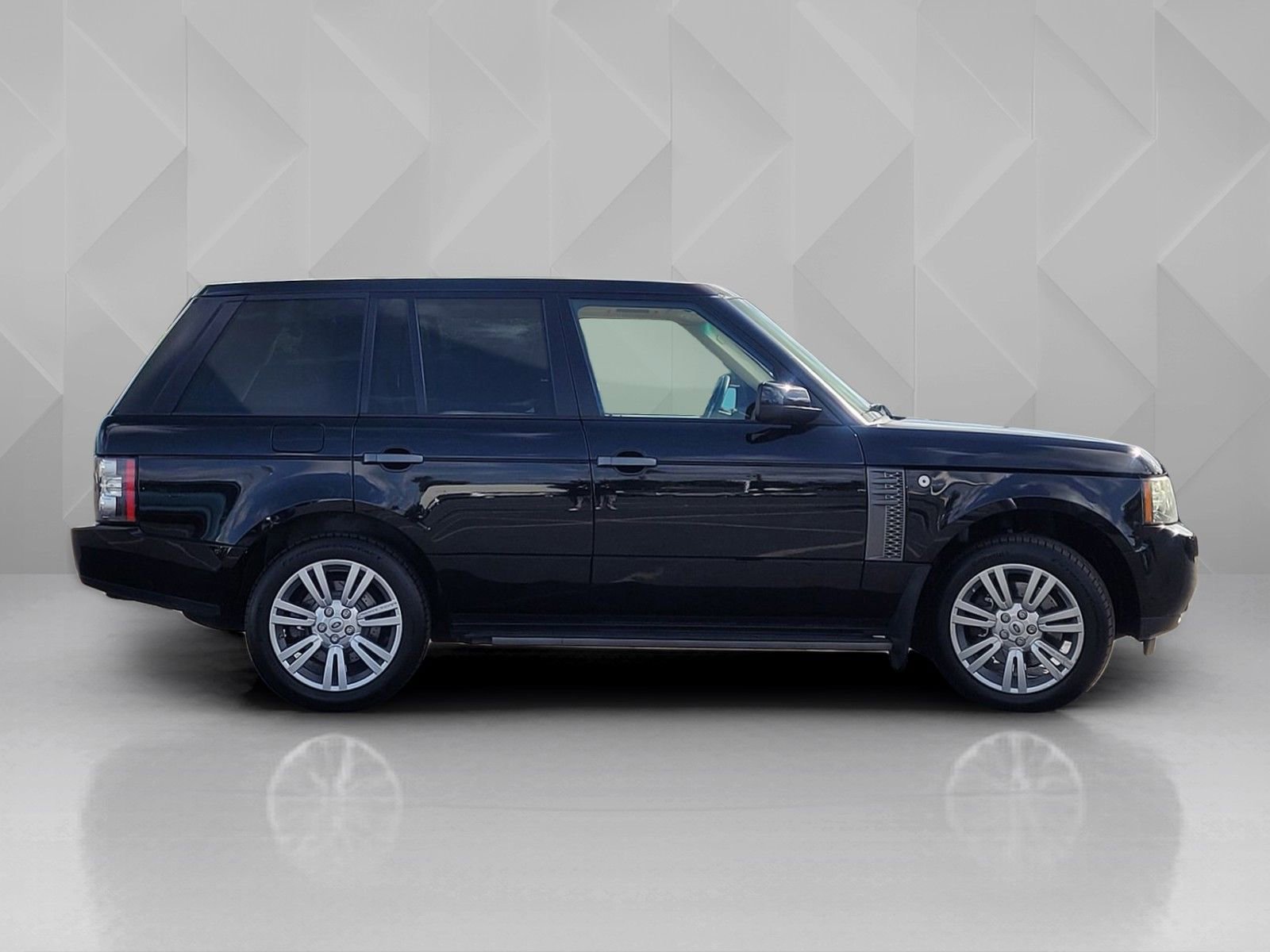 Used 2011 Land Rover Range Rover HSE LUX image 7