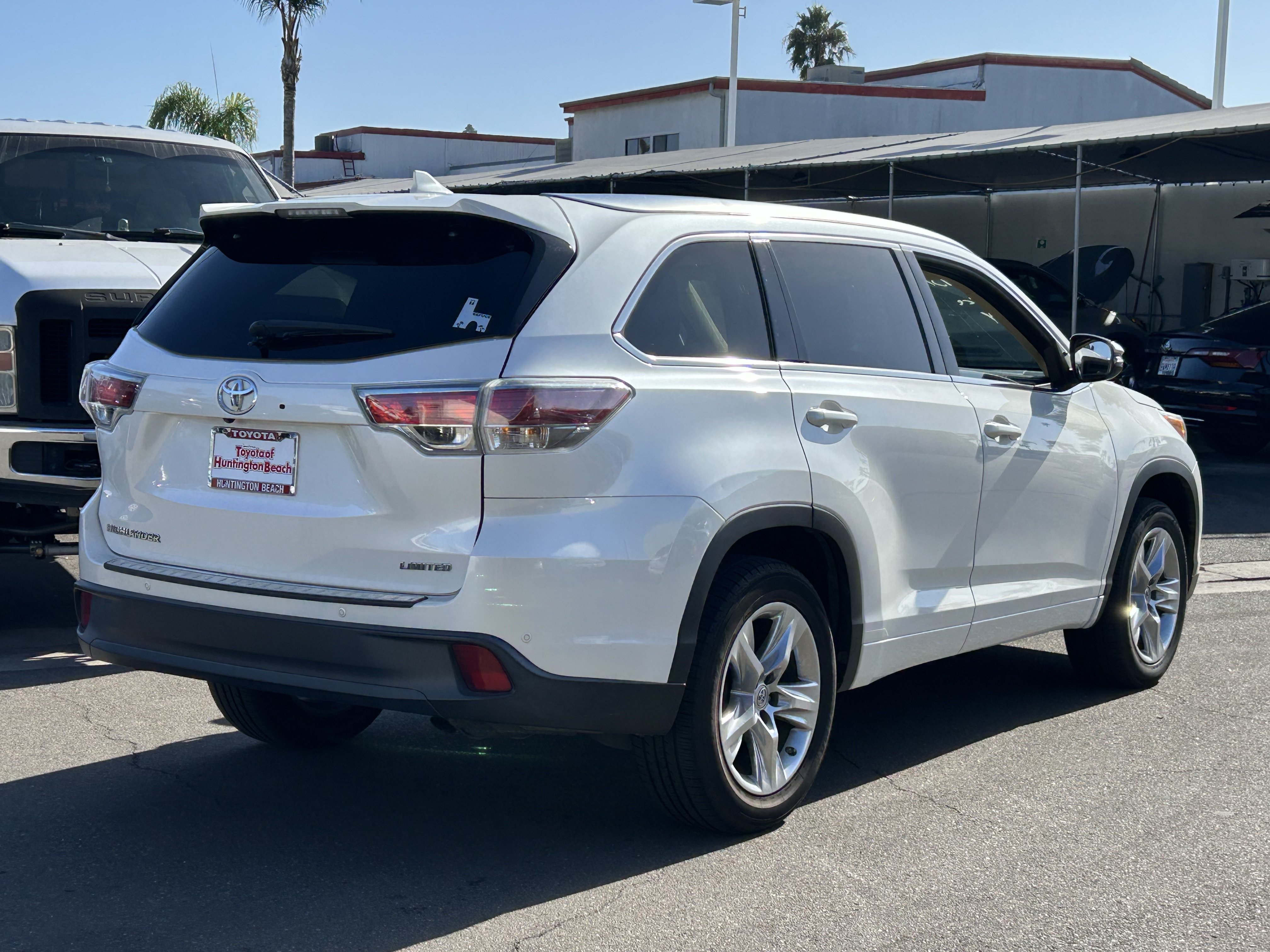 Used 2015 Toyota Highlander Limited FWD image 3