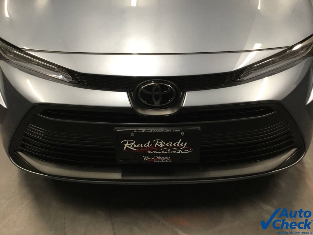 Used 2025 Toyota Corolla LE w/ LE Premium Package FWD image 18