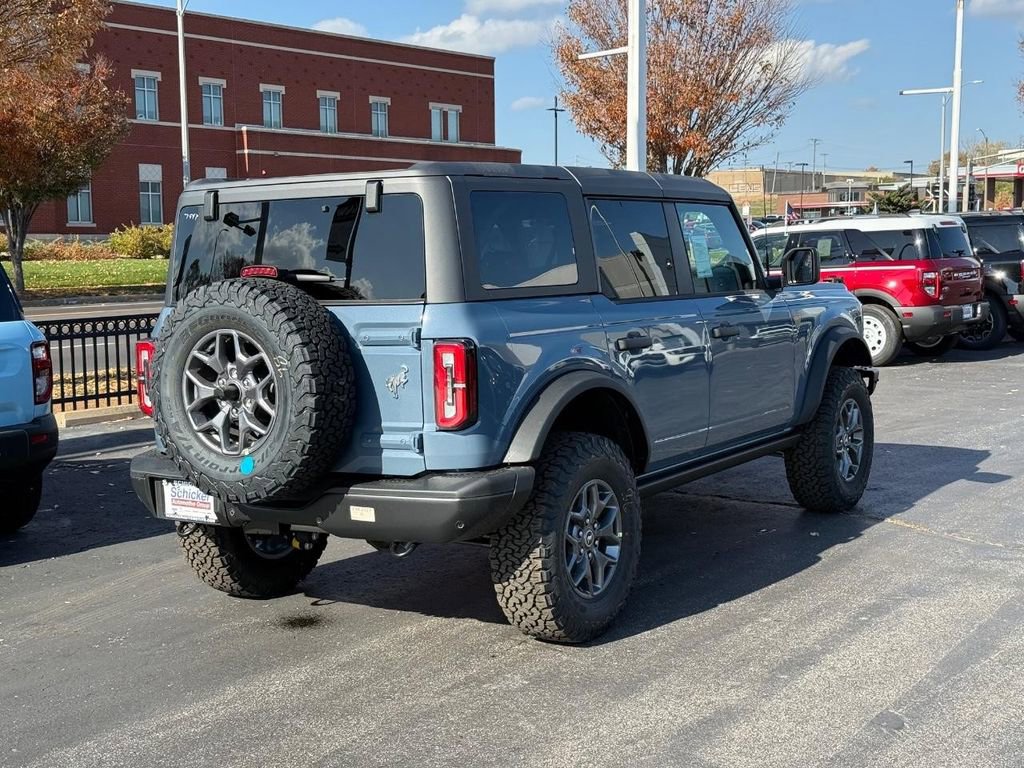 New 2025 Ford Bronco Badlands image 3