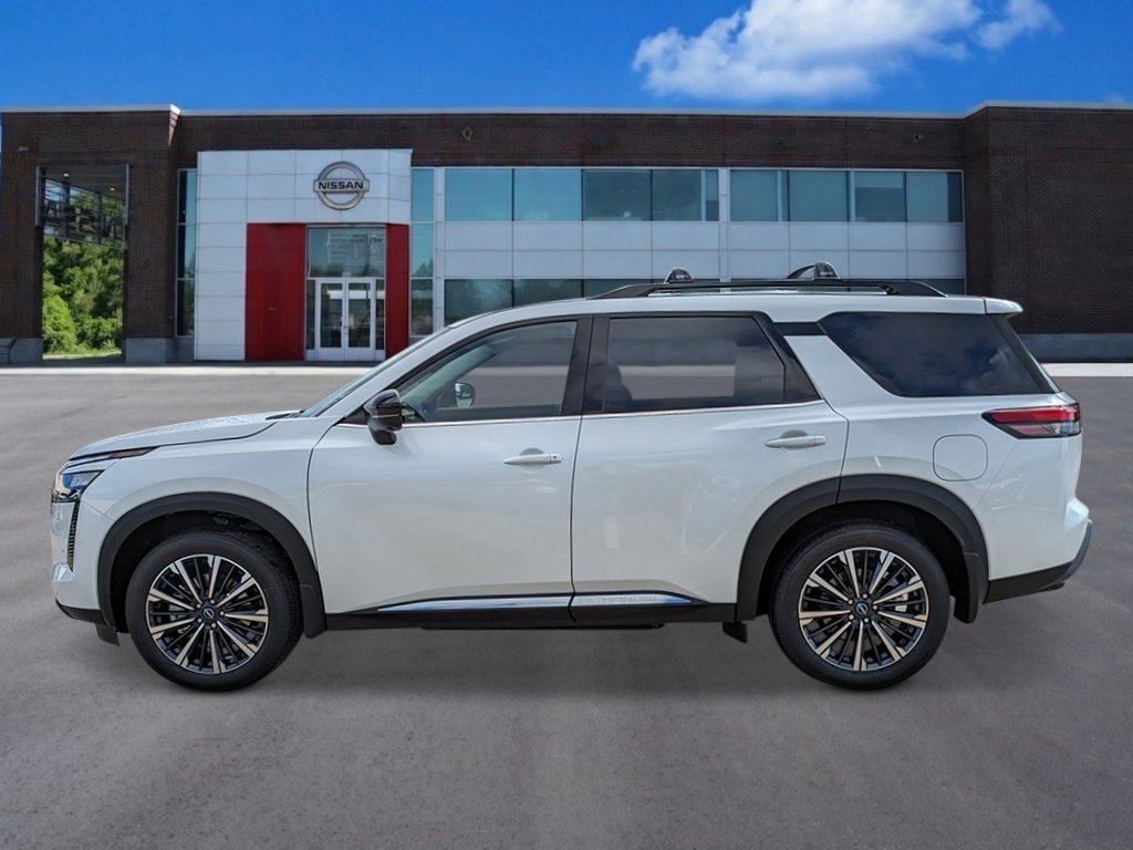 New 2026 Nissan Pathfinder Platinum FWD image 2