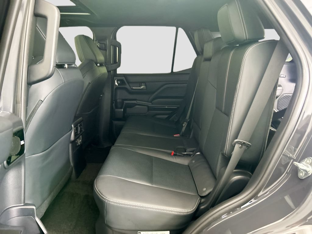 Used 2025 Toyota 4Runner Limited w/ Tow Technology Package AWD/4WD image 19