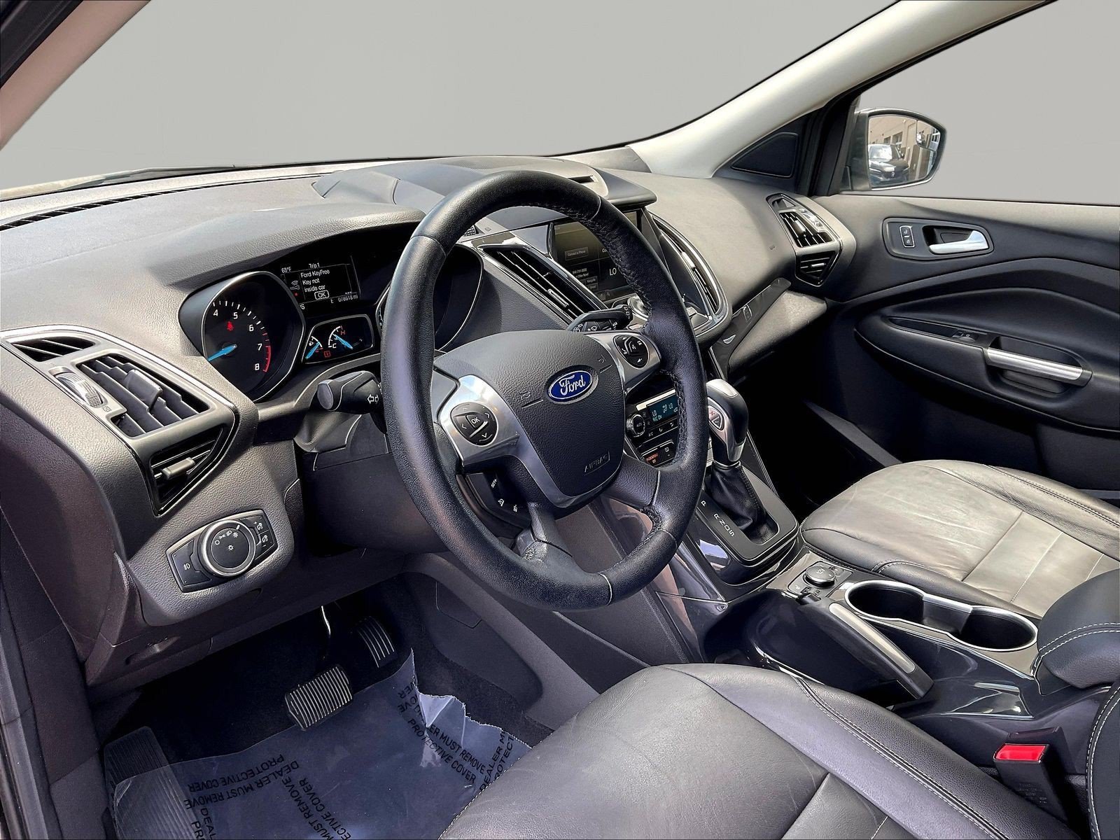 Used 2015 Ford Escape Titanium FWD image 17