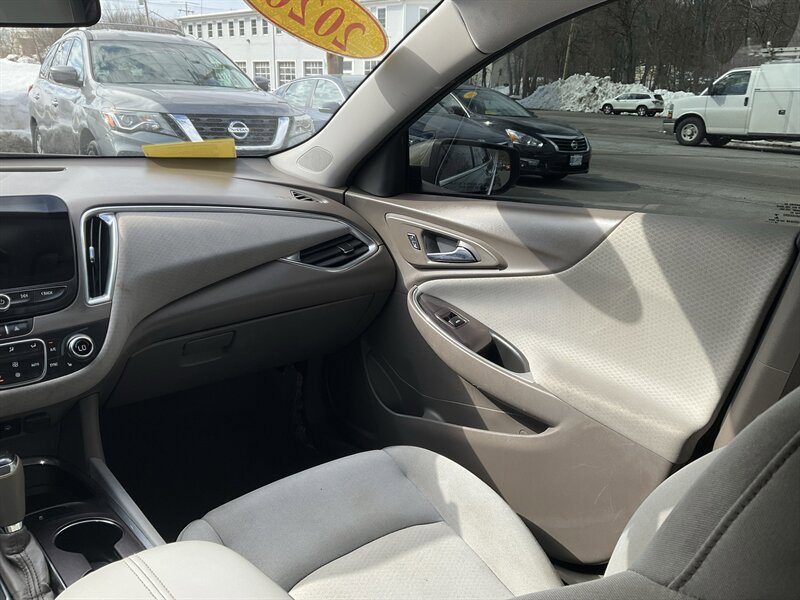 Used 2020 Chevrolet Malibu LT image 16