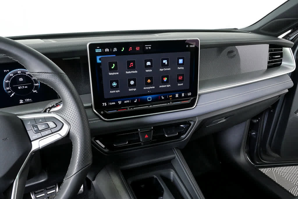 New 2026 Volkswagen Tiguan SE R-Line FWD image 13